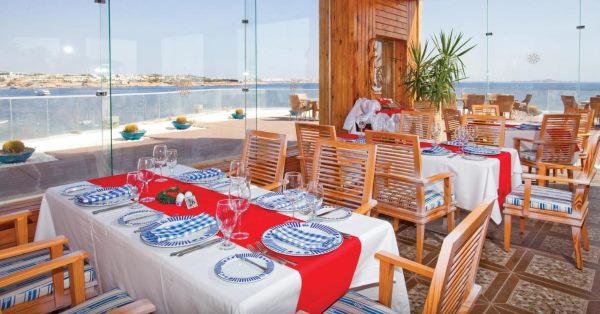 Outdoor resturant Sunrise Arabian Beach Resort