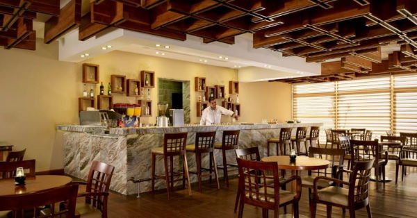 Coral Sea Holiday Resort and Aqua Park dining room