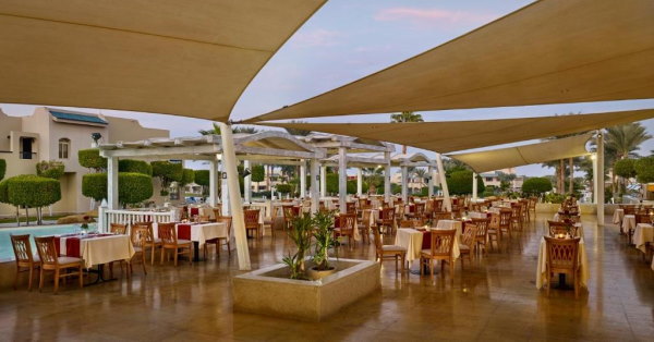 Coral Sea Holiday Resort and Aqua Park restaurant