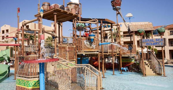 Coral Sea Holiday Resort and Aqua Park with kids