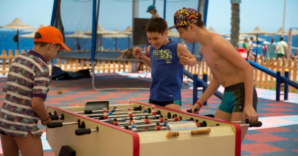 Amphoras Beach kids facilities