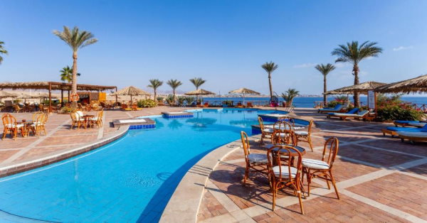 Club Reef Resort outdoor pool