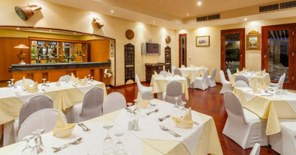 Club Reef Resort מסעדה