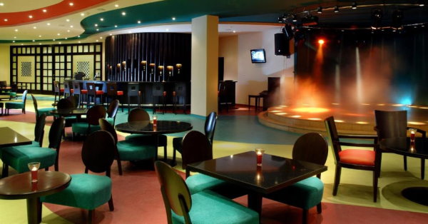 Hilton Sharks Bay Resort restaurant