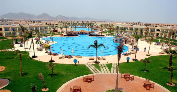 Hilton Sharks Bay Resort בריכה
