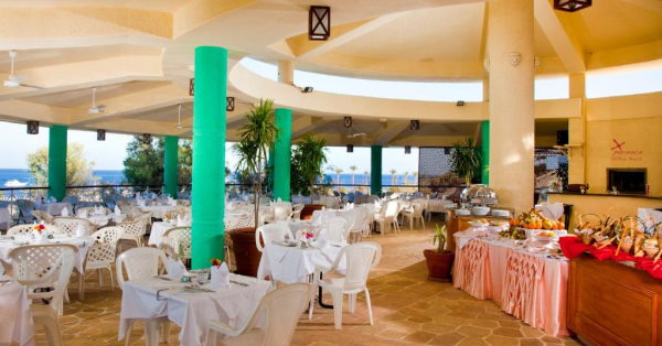 Xperience Hill-Top Beach Resort - dining